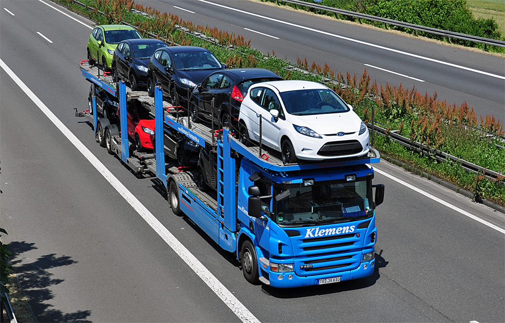 Перевозка грузов владивосток. Scania p360 автовоз. Автовоз Скания РОЛЬФ. Автовоз Скания новый. Mercedes Benz 1827 автовоз.